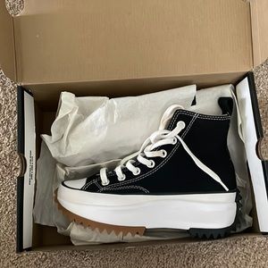 Brand new never worn converse run star sneaker 5.5